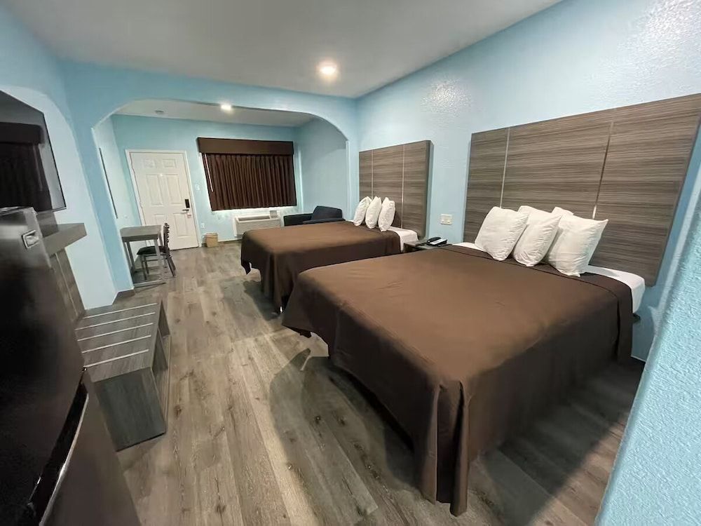 Room, 2 Queen Beds, Smoking