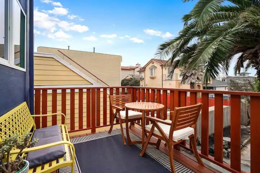 Coastal Palm Tree 2BR Retreat Ocean View Deluxe Apartment, 2 Bedrooms, Private Bathroom, Beachside 11