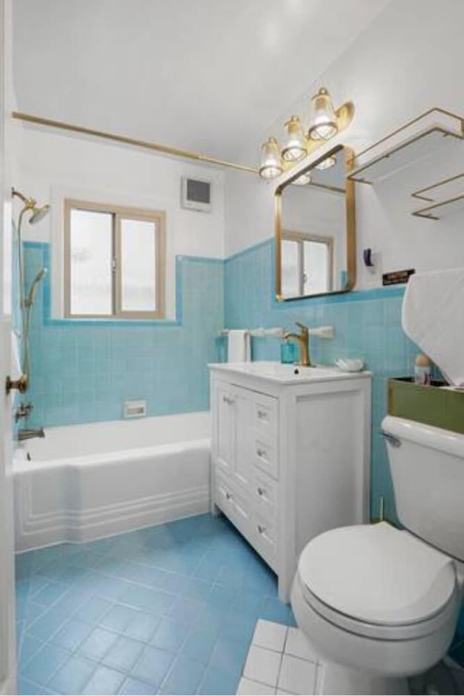 Coastal Palm Tree 2BR Retreat Ocean View Deluxe Apartment, 2 Bedrooms, Private Bathroom, Beachside 13