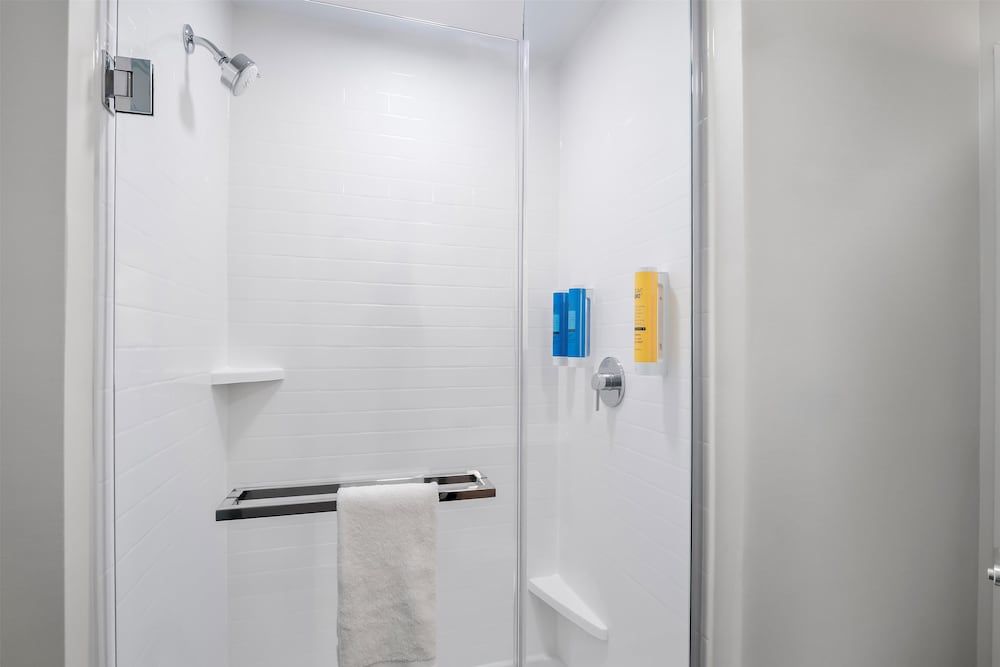 Tru By Hilton Wauseon Room, 2 Queen Beds, Accessible (Hearing) 7