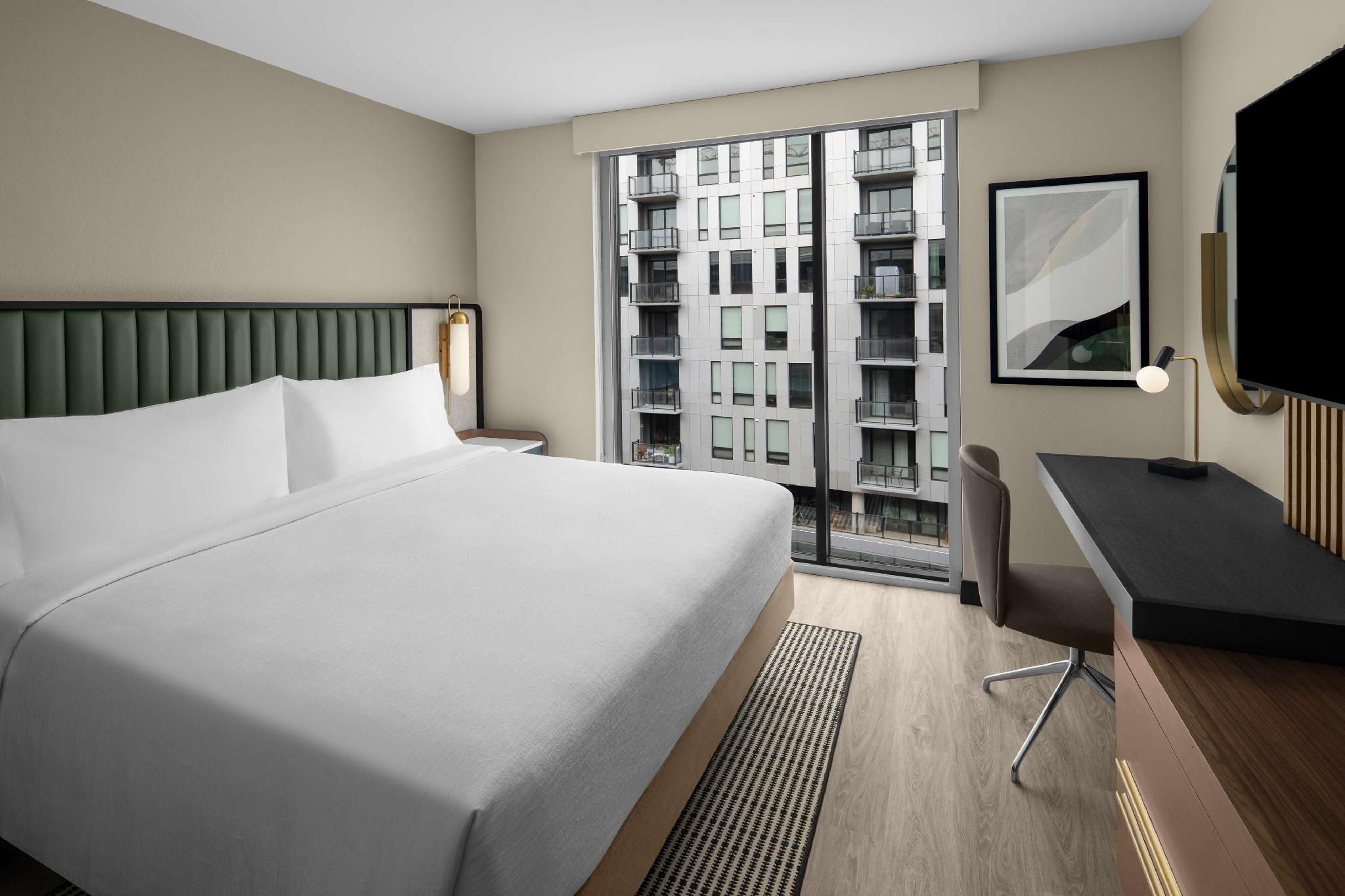 2 KING 2 BEDROOM SUITE WITH SOFABED