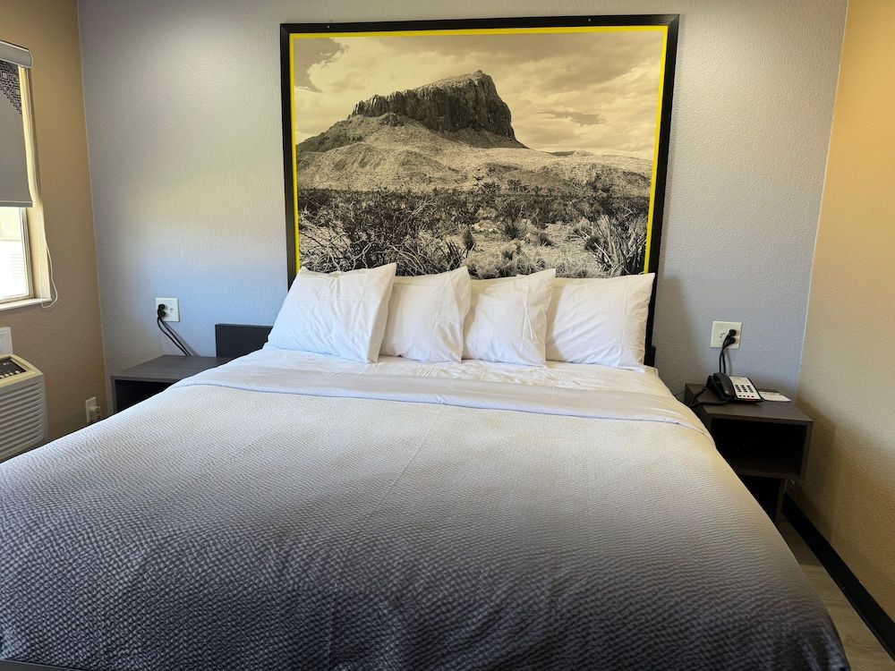 Super 8 by Wyndham Big Spring Room, 1 King Bed, Non Smoking 2