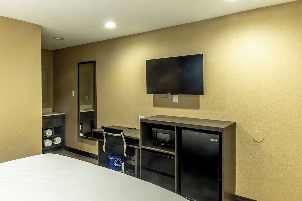 Super 8 by Wyndham Big Spring Room, 2 Double Beds, Non Smoking 9