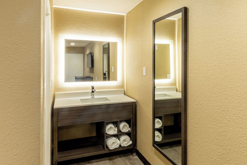 Super 8 by Wyndham Big Spring Room, 2 Double Beds, Non Smoking 7