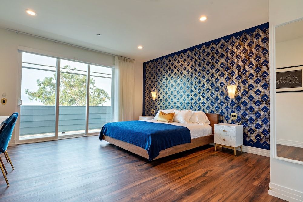 Rhapsody in View Boutique Hotel Rhapsody in Blue: Deluxe King, Ocean View