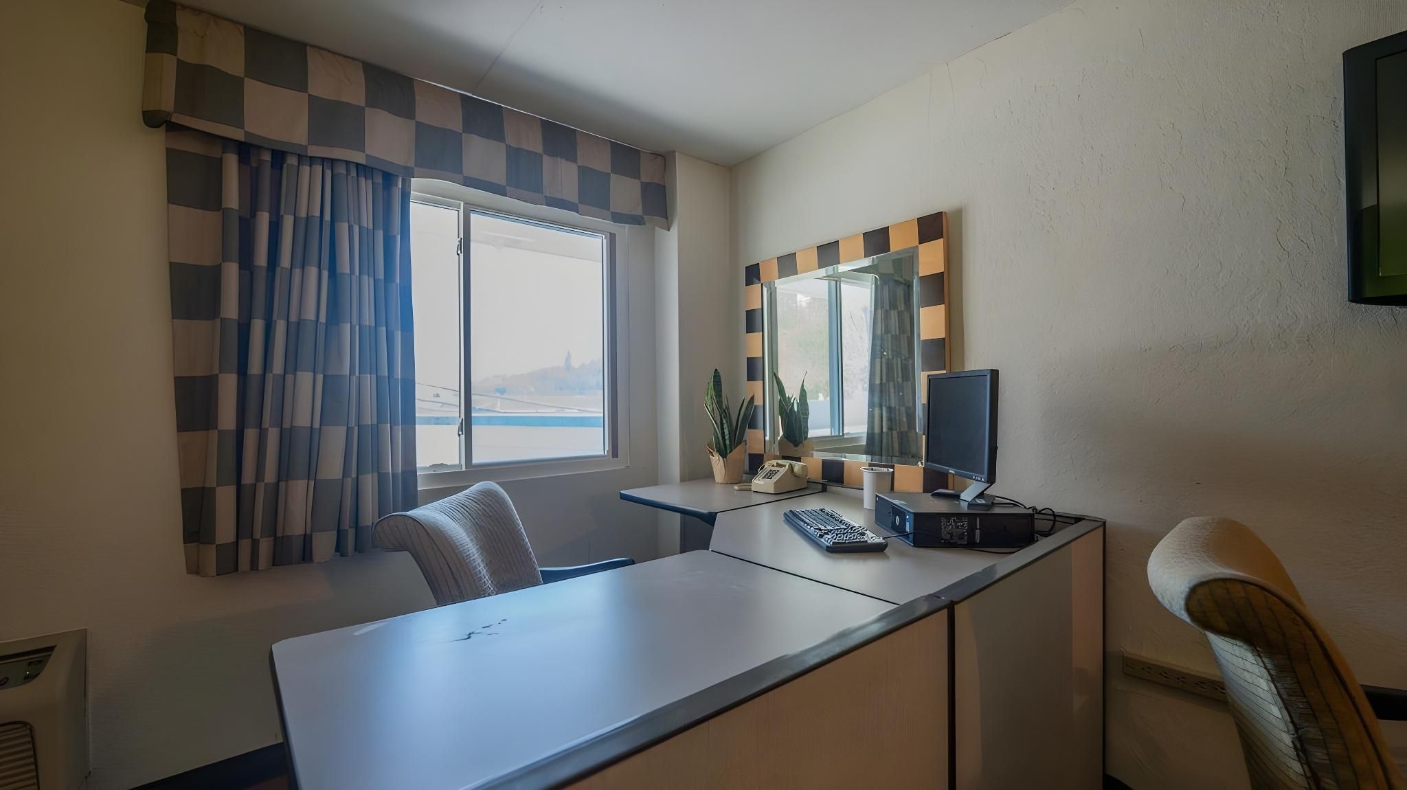 b98a3087a1bb5e9bbe22e96b01f0ea28