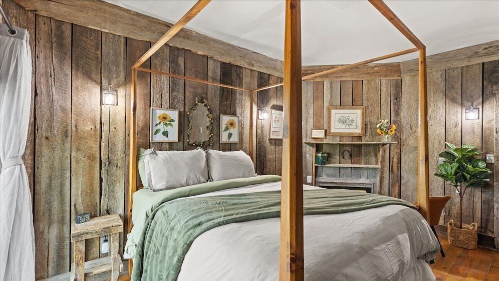 Honeymoon Studio Suite, 1 Queen Bed