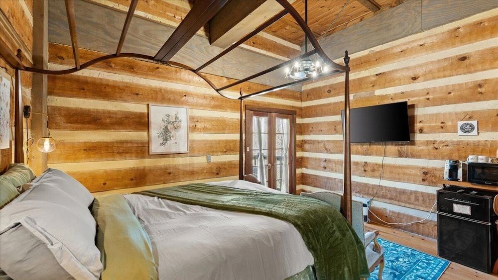 Superior Studio Suite, 1 Queen Bed