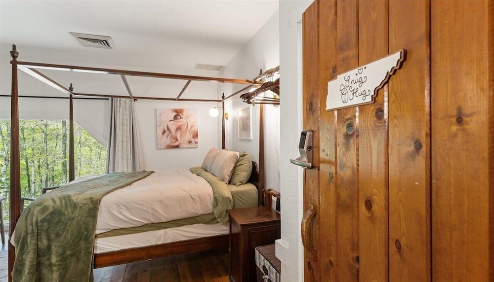 Deluxe Studio Suite, 1 Queen Bed