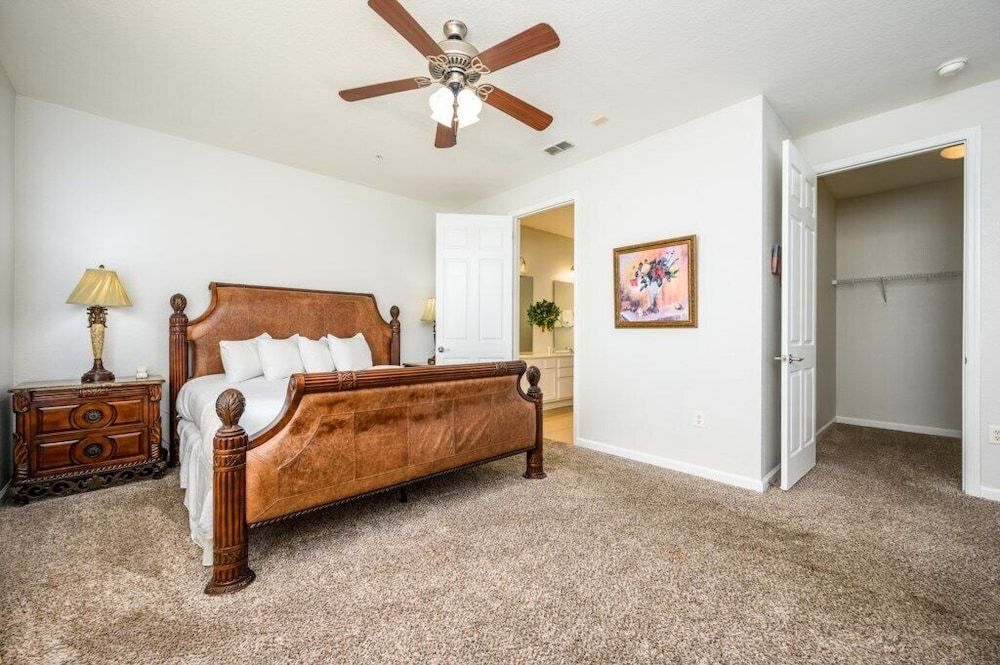 Condo (Beautiful Vista Cay Lakeview Condo - )