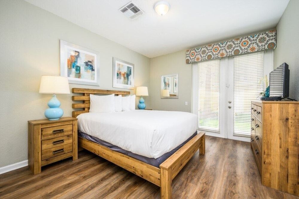 Apartment (New Modern Townhome, Near The Parks -)