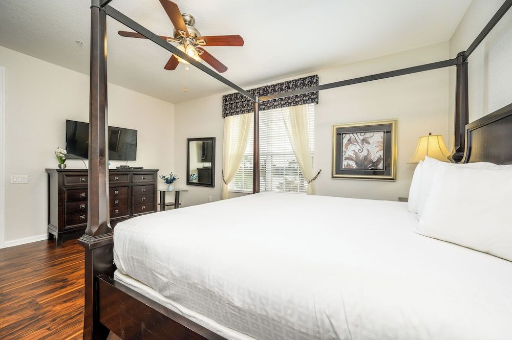 Condo (Premium Lake View Condo, Vista Cay - )
