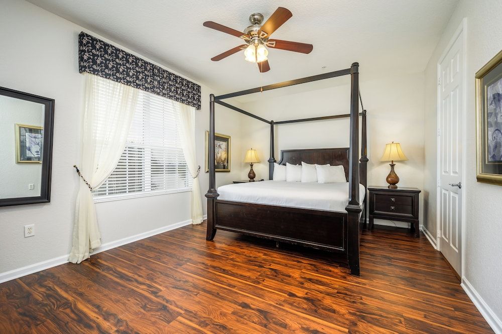 Condo (Premium Lake View Condo, Vista Cay - )