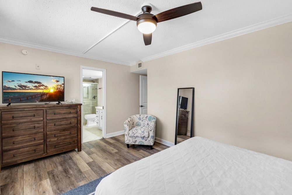 Condo, Multiple Beds (Regency Towers 401 East - Sea La Vie )