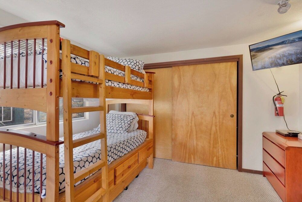 Cabin, Multiple Beds, Hot Tub, Mountain View (2093)