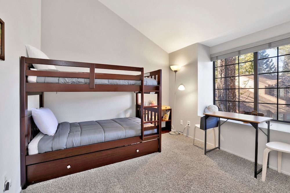 Restmoore #2425 Condo, Multiple Beds, Pool Access, Mountain View (2425) 2