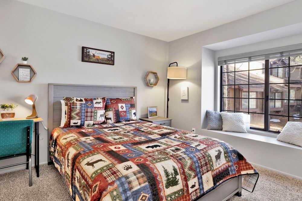 Restmoore #2425 Condo, Multiple Beds, Pool Access, Mountain View (2425) 3