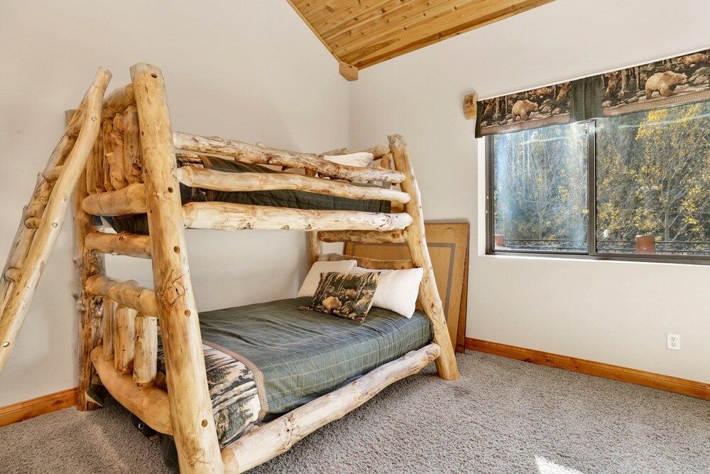 Cabin, Multiple Beds, Hot Tub, Mountain View (2202)
