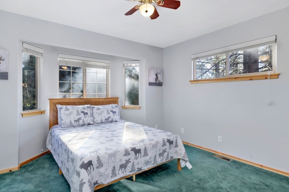 Cabin, Multiple Beds, Hot Tub, Mountain View (1953)