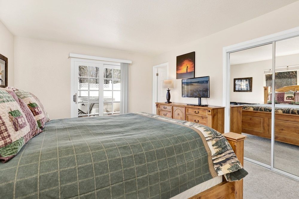 Cabin, Multiple Beds, Hot Tub, Mountain View (2357)