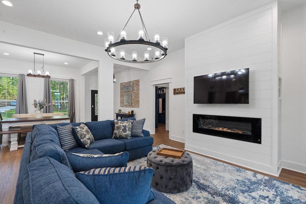 Lakefront Bliss - Fully Loaded House 18