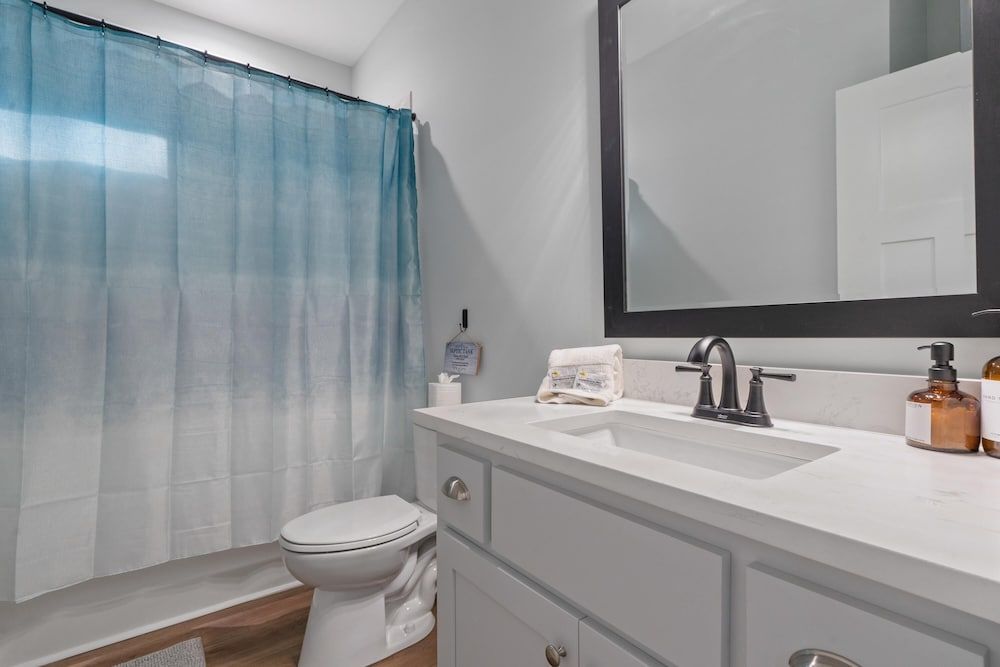 Lakefront Bliss - Fully Loaded House 14