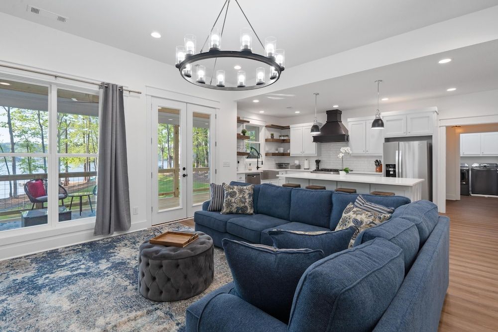 Lakefront Bliss - Fully Loaded