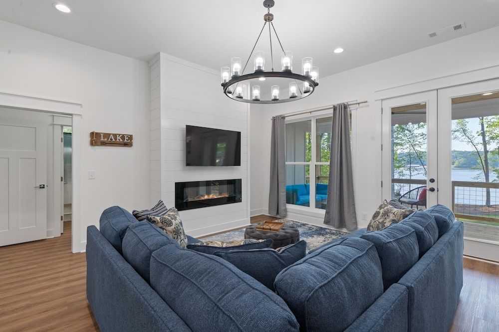 Lakefront Bliss - Fully Loaded House 19