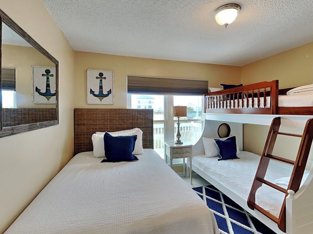 House, Multiple Beds, Patio, Ocean View (Sunny by the Sea)