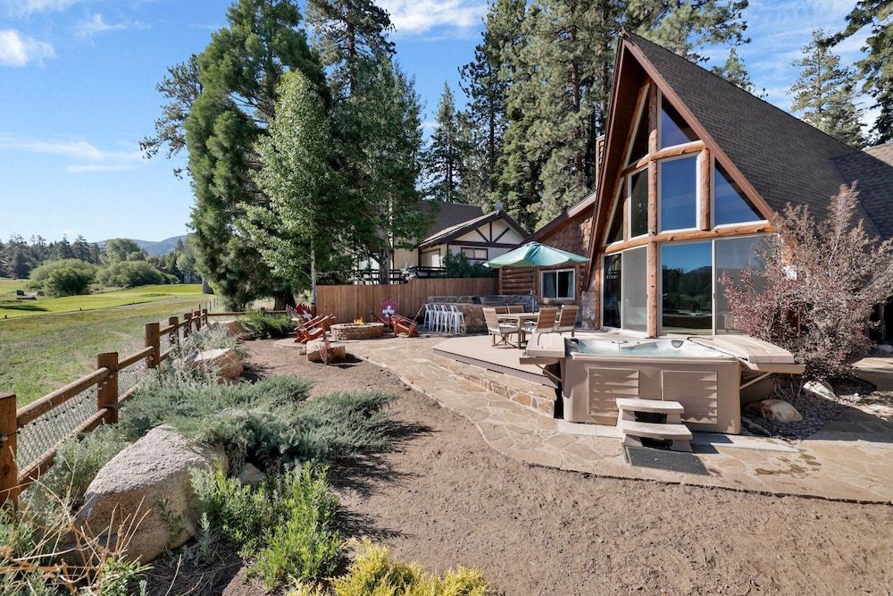 BIG Bear DEN #2152