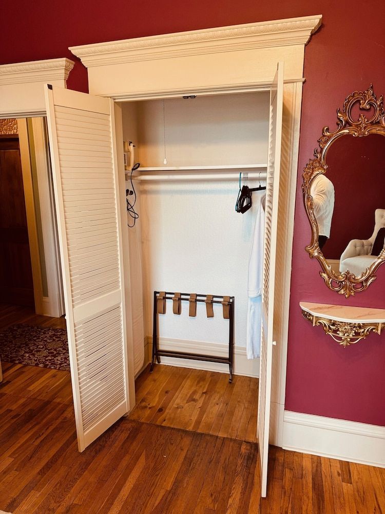 The Gibson Mansion Premier Room, 1 Queen Bed, Non Smoking 4