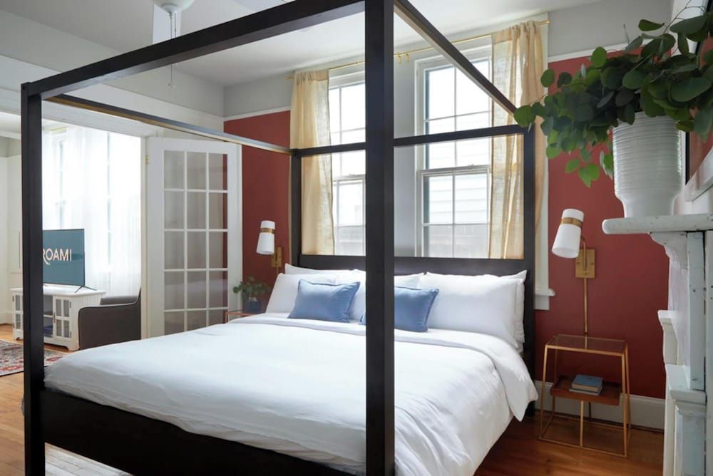 Adjacent Twelve Bed Eight Bath Apartment