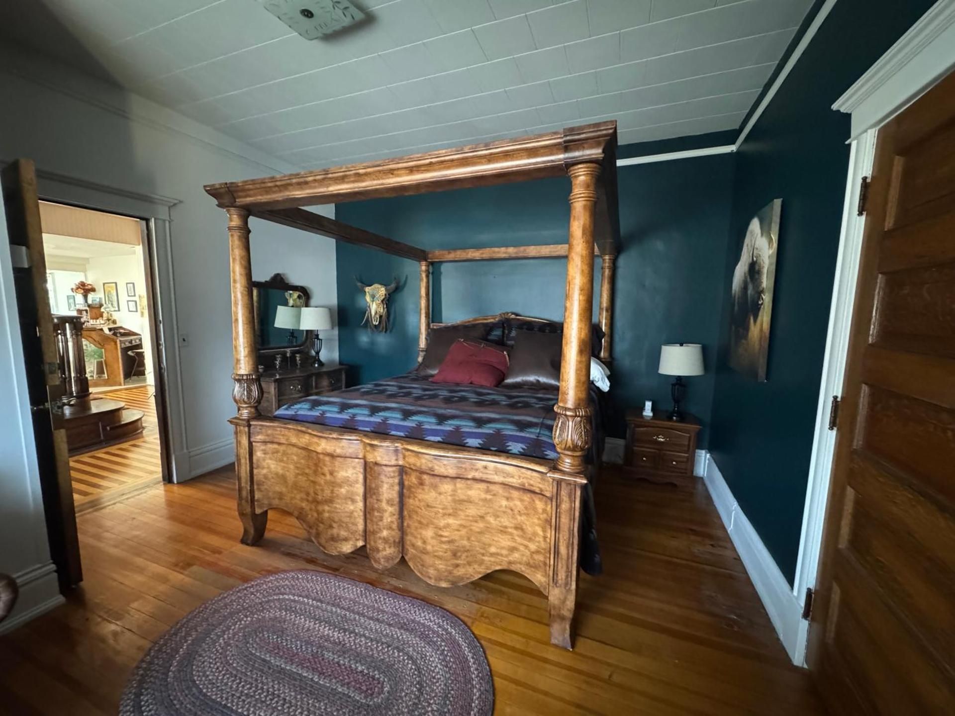 Deluxe Queen Room