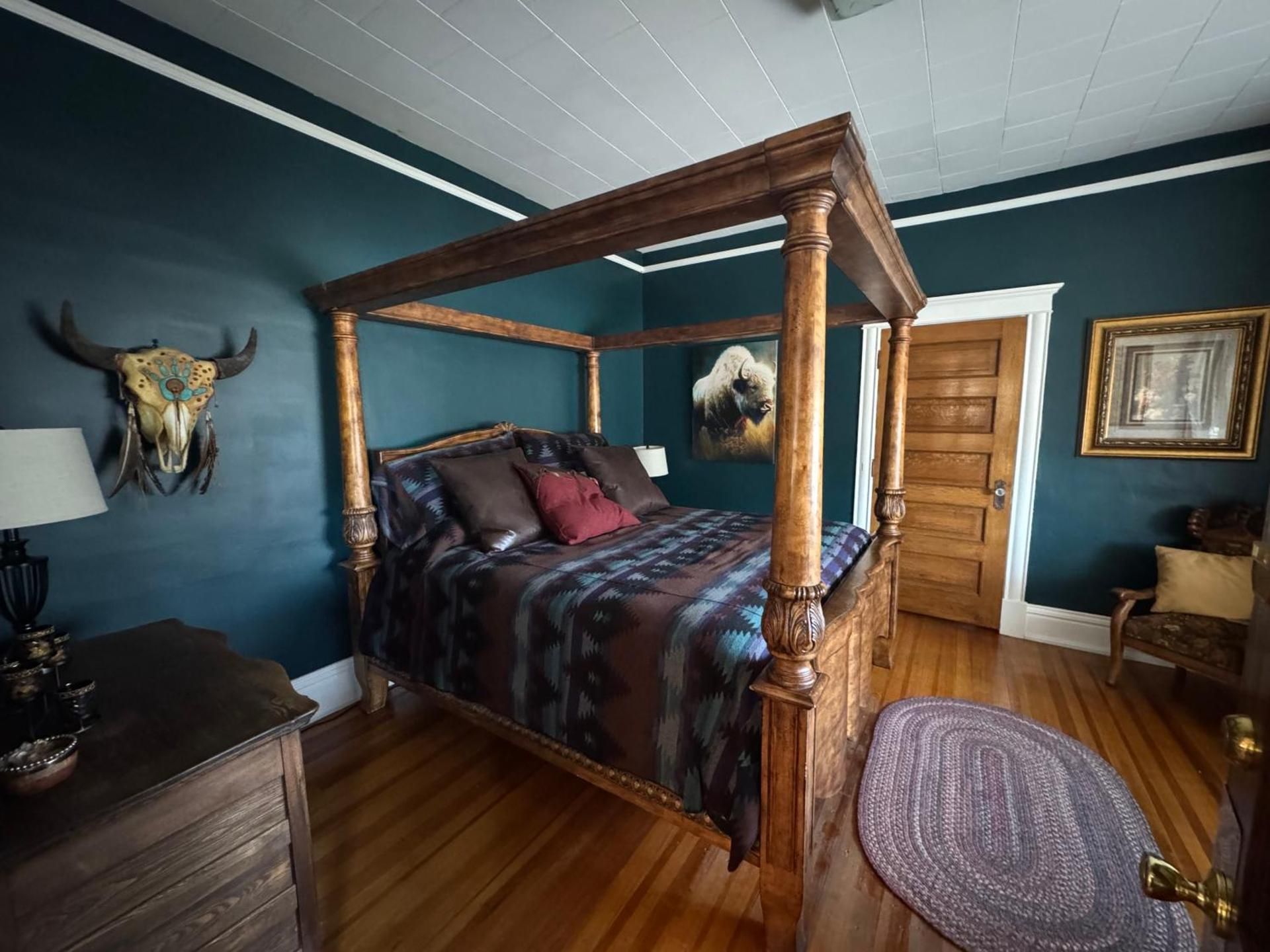 Deluxe Queen Room