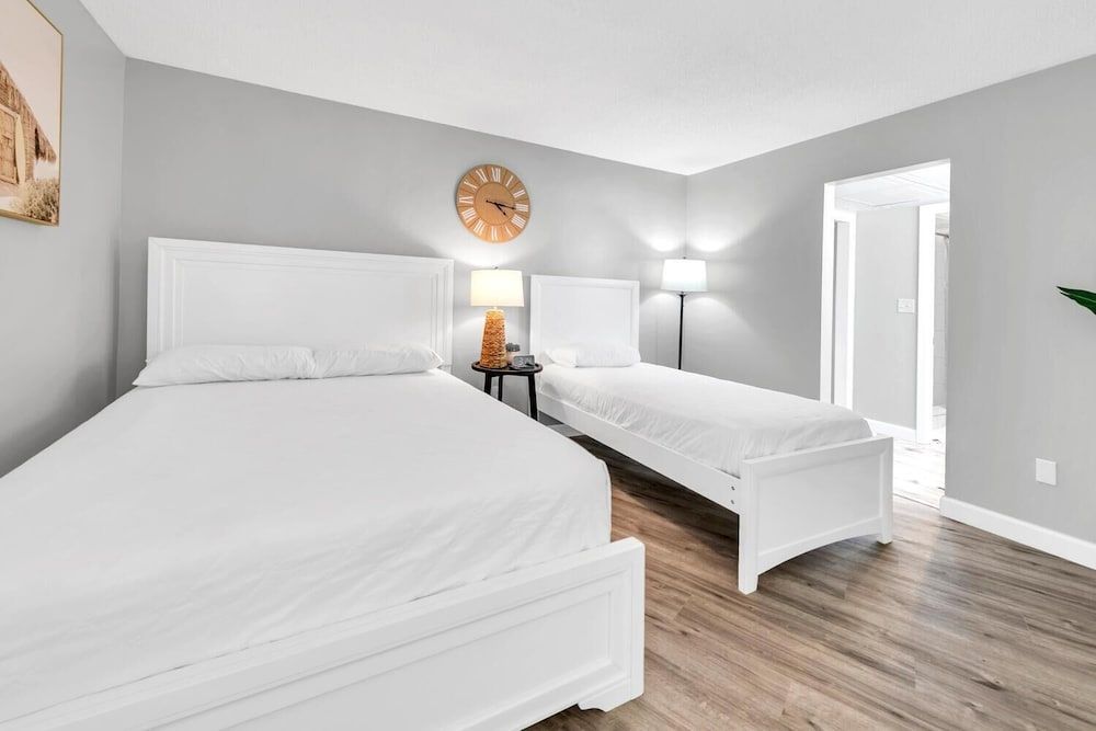 Condo, Multiple Beds (Edgewater Tower 2-108-Gunners Paradis)