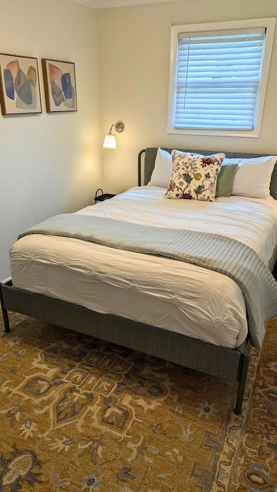 Blowing Rock Inn Suite, 2 Bedrooms 3