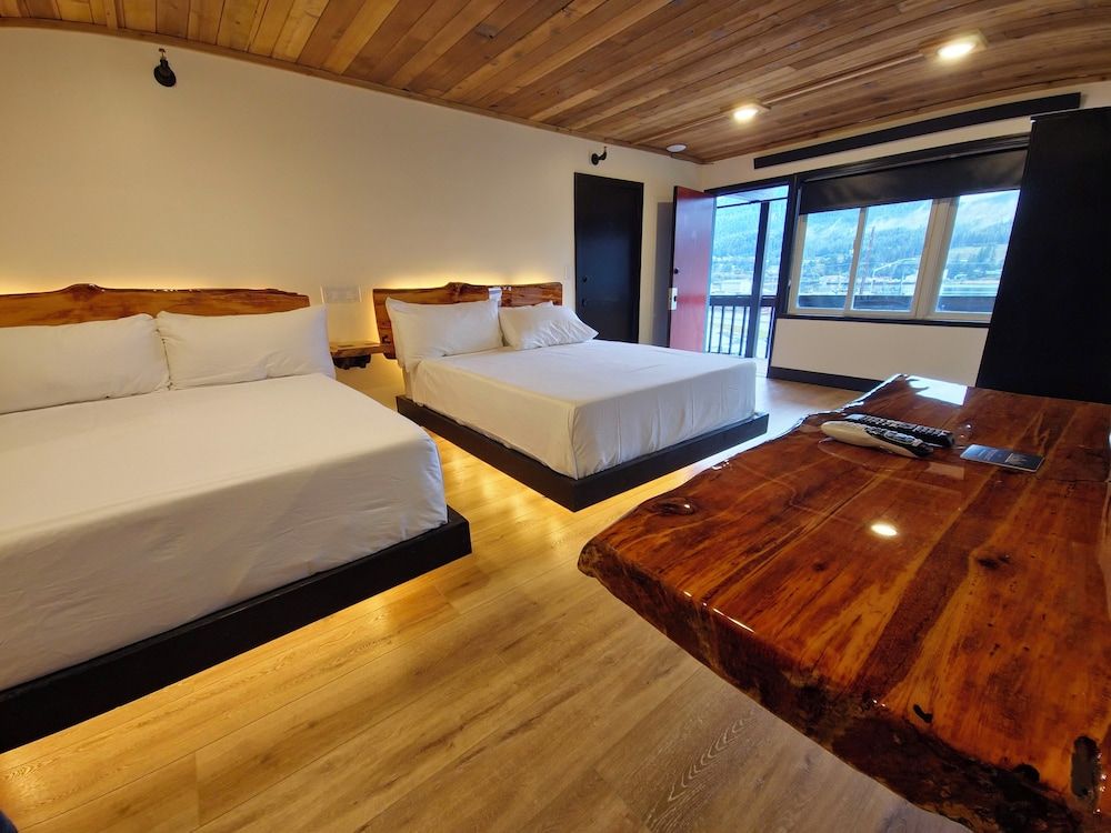 Deluxe Double Room, Partial Sea View