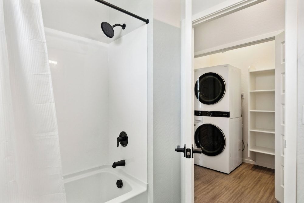 Dreamlight Modern Home with Pool and BBQ Comfort House, Patio 13