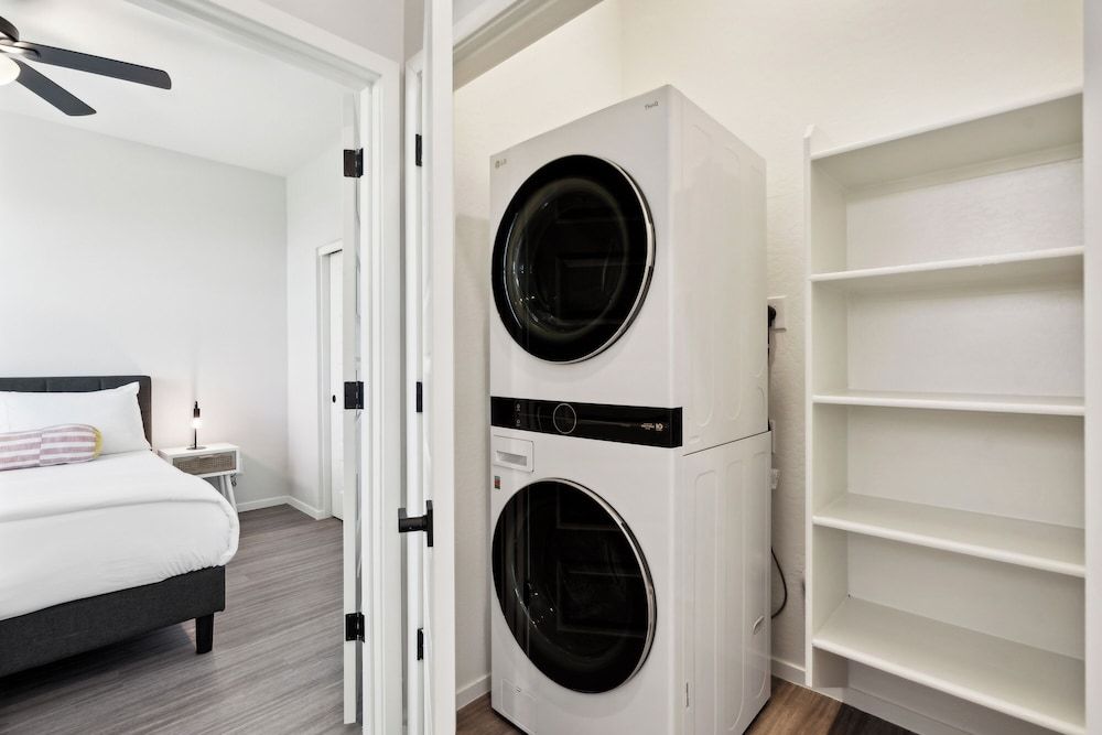 Dreamlight Modern Home with Pool and BBQ Comfort House, Patio 14