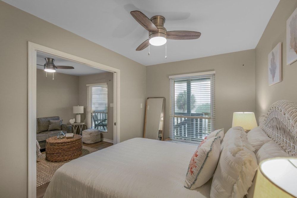 Condo, 1 Queen Bed (The Cove 205B)