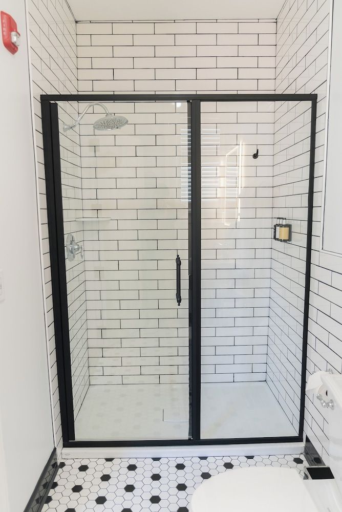 The Harvey Traditional Suite 17