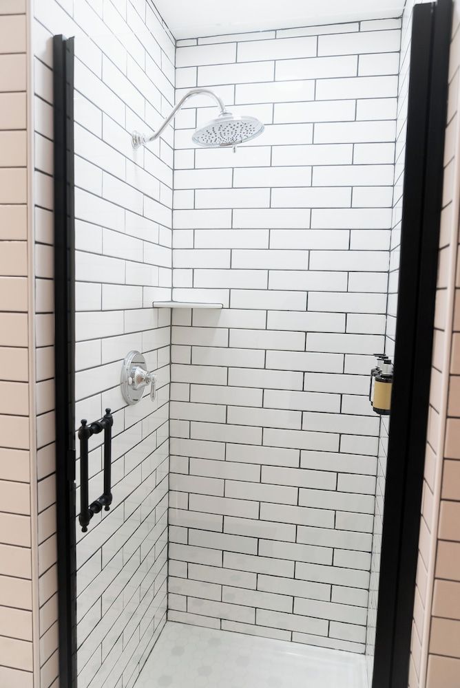 The Harvey Superior Suite 19