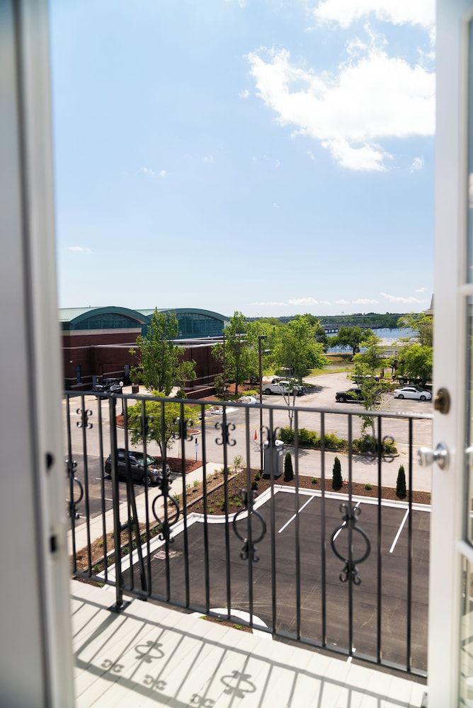 The Harvey Superior Suite 10