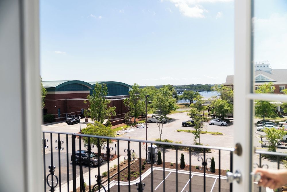 The Harvey Superior Suite 16