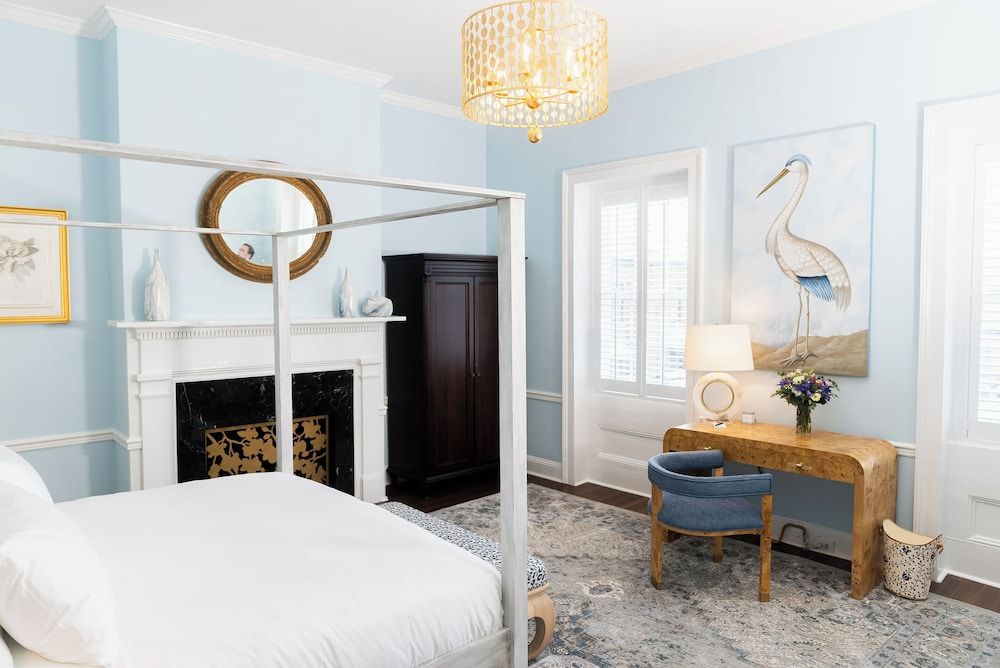 The Harvey Traditional Suite 10