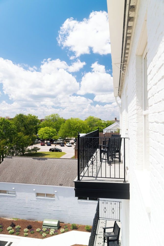 The Harvey Superior Suite 9