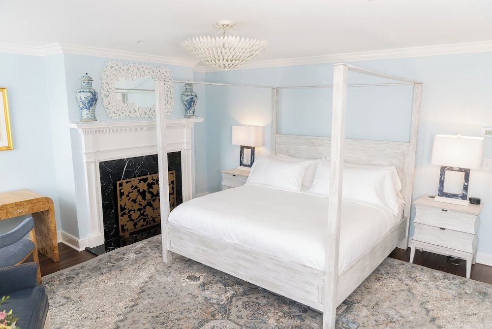 The Harvey Superior Suite 6