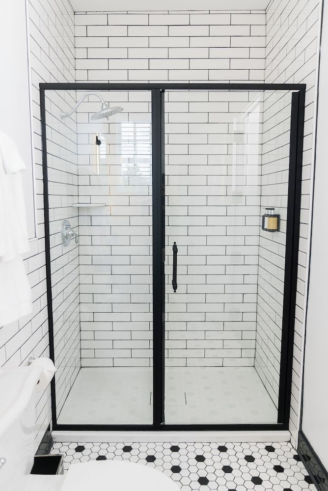 The Harvey Traditional Suite 19