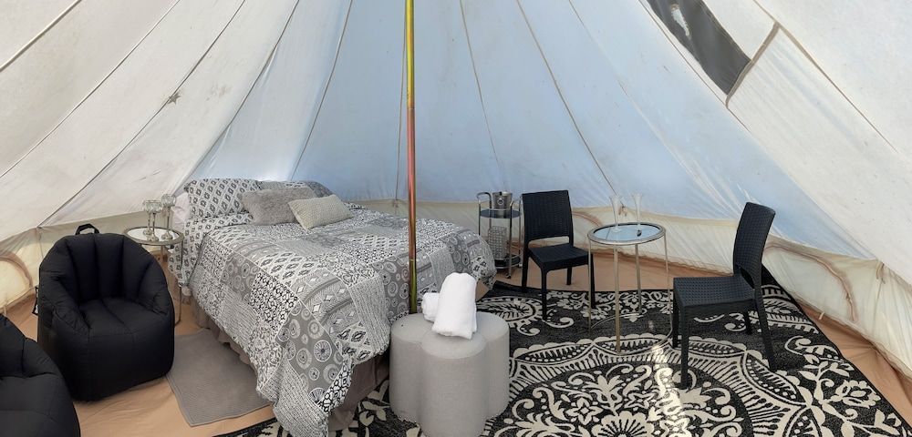 Comfort Tent, 1 Queen Bed