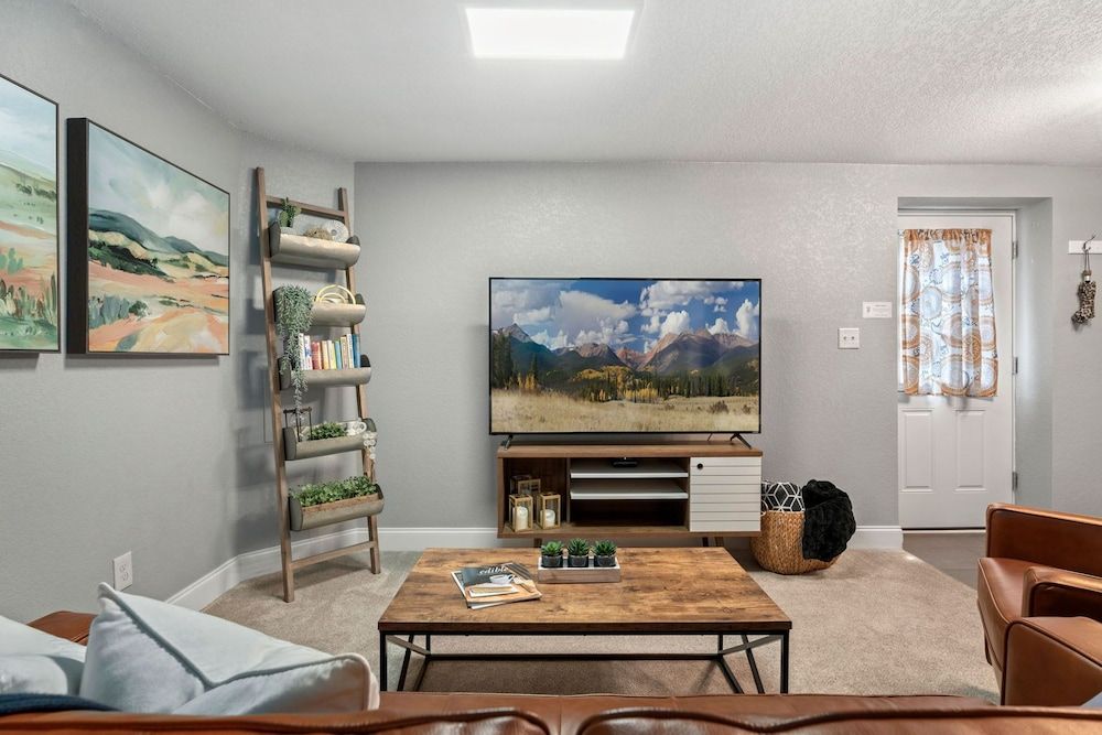 Beautiful Old Town 2 Bedroom Apartment With Bikes! Apartment, 2 Queen Beds, Patio, Garden View (321 N. Meldrum) 10